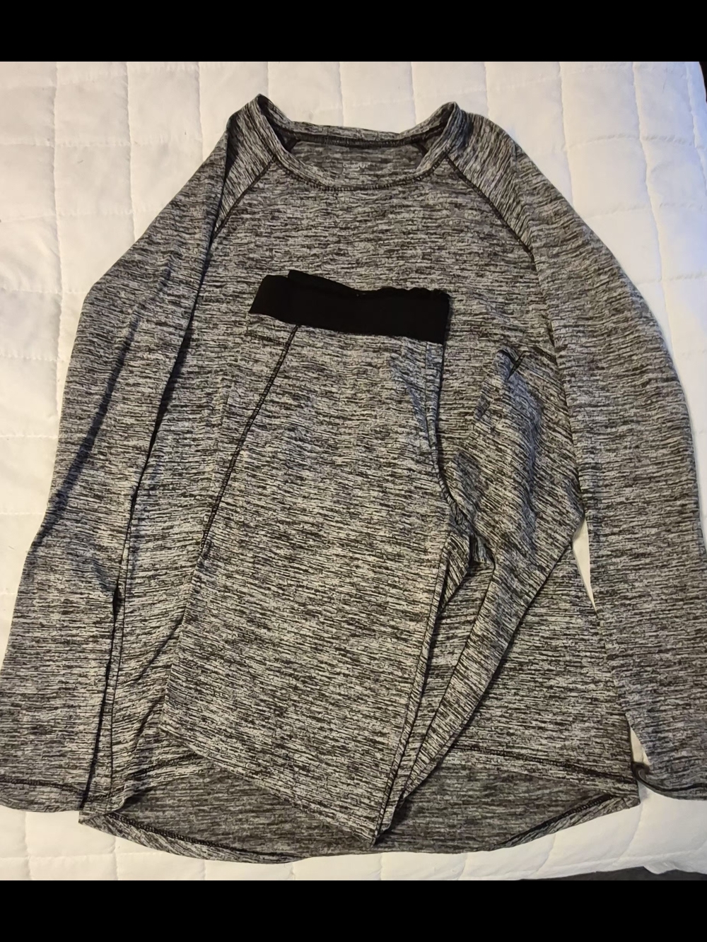 Cuddl Duds 2 Piece Heather Gray & Black Accent Pullover with Leggings Set.